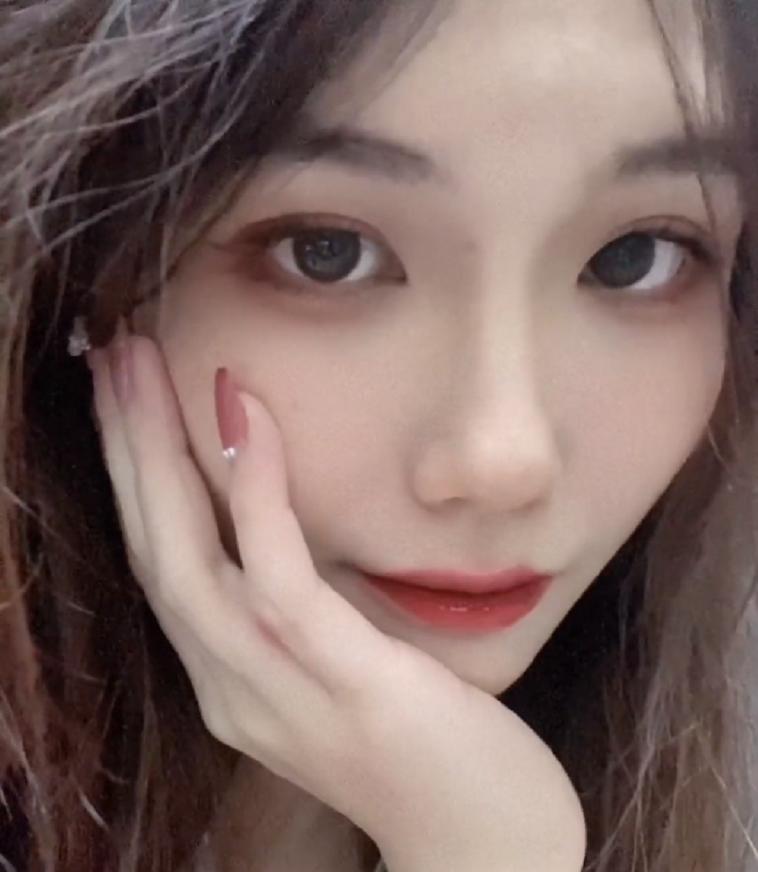 图书馆男生“脚臭”,女大学生想委婉提醒对方,结果得到神回复