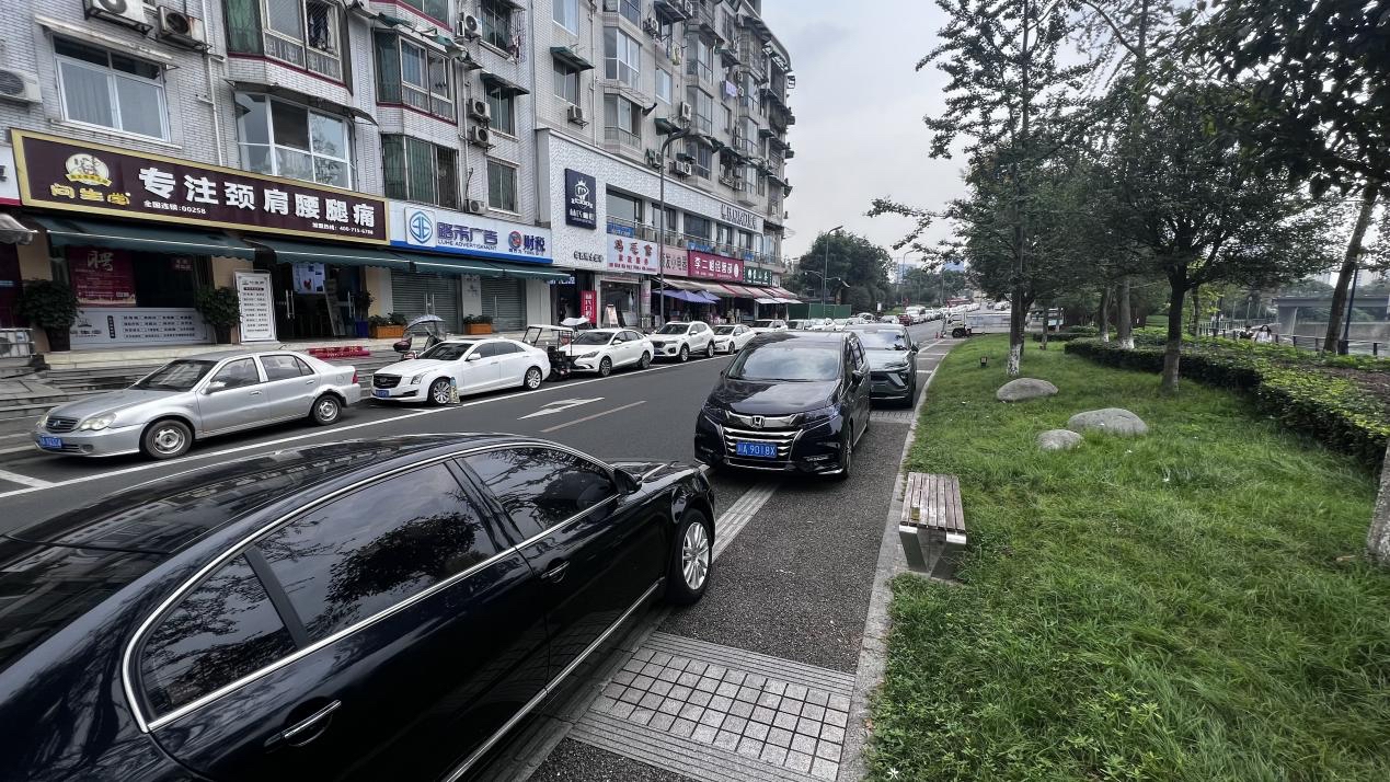 外来车辆临时停在小区内被划怎么办？