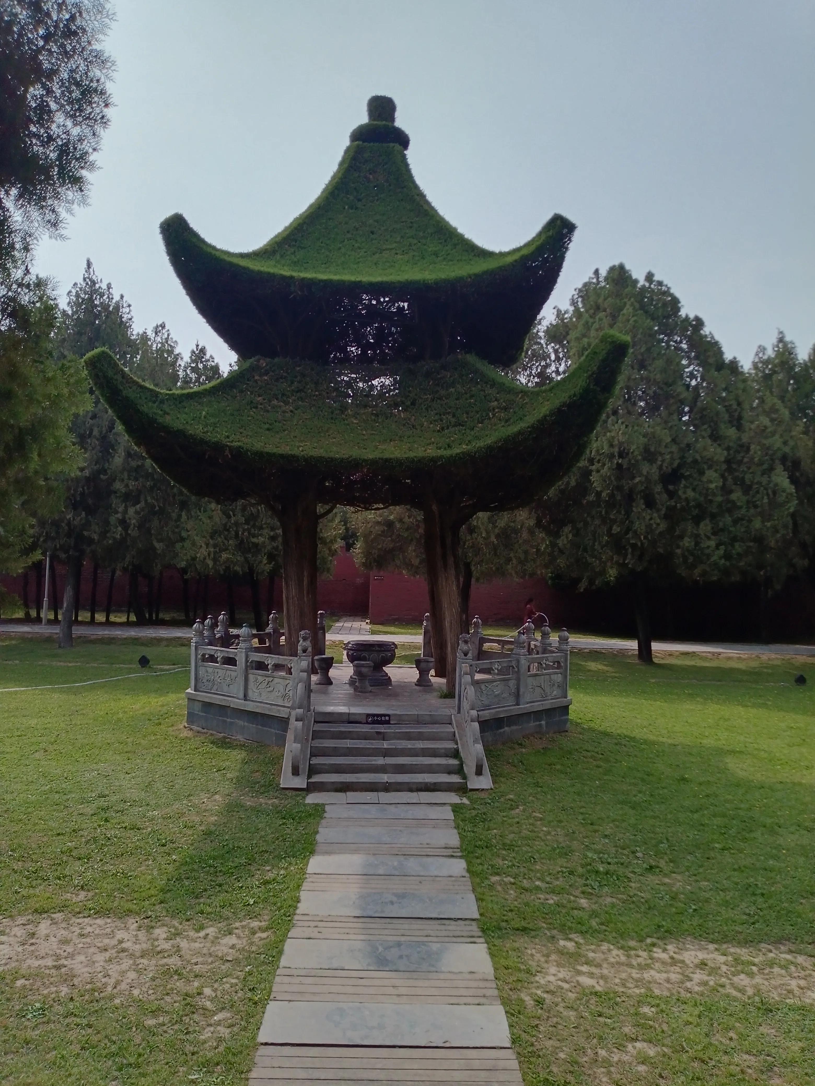 瞻仰胡氏受姓始祖公满陵墓及观光沿途景物