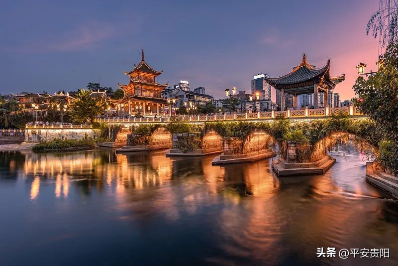 贵阳金融城流光溢彩,点亮夜经济贵阳不打烊