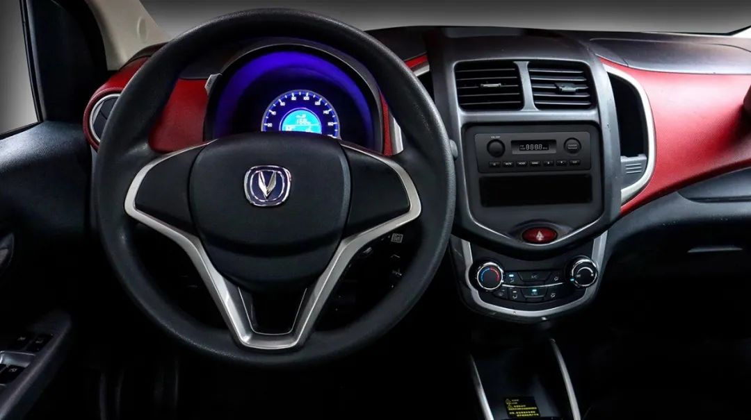 奇瑞qq冰淇淋和mini对比,五菱宏光mini和奇瑞冰淇淋选哪个