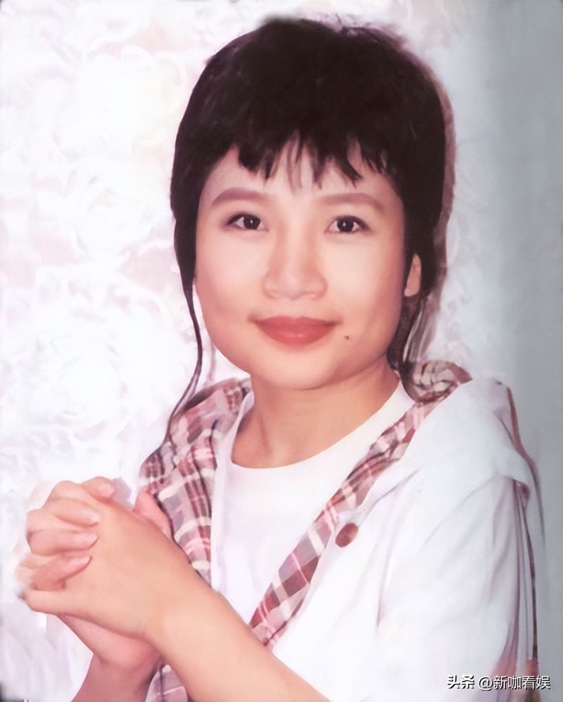 歌手李娜出家后还俗了吗,歌手李娜当年为什么出家