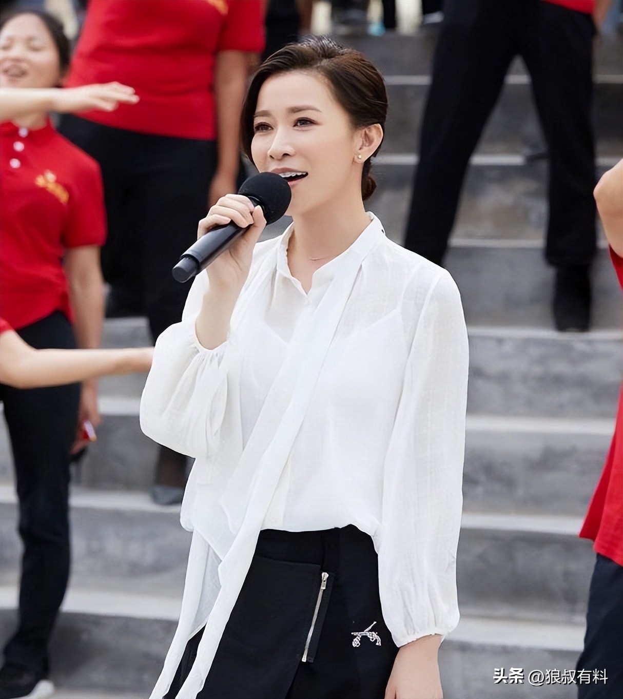 诋毁祖国、支持港独、端碗骂娘，盘点那些已经被曝光的劣迹艺人