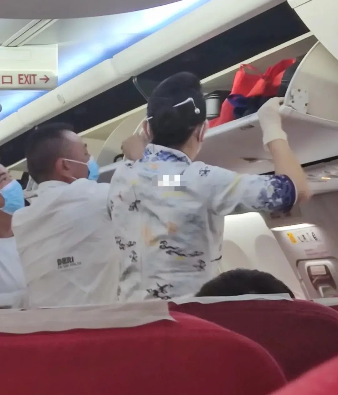 炎亚纶注视镜头10秒,炎亚纶对自己有清醒的认知