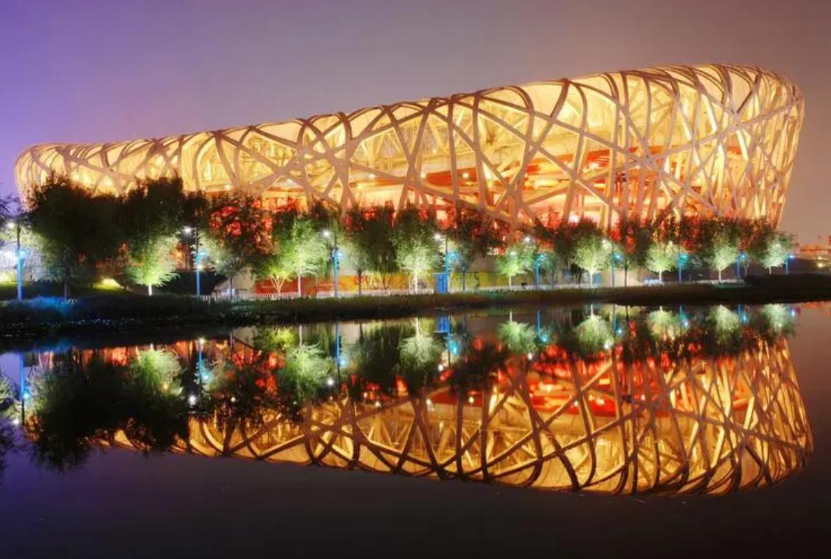 引起热议耗资34亿建造的鸟巢,耗费1.18亿打造的鸟巢