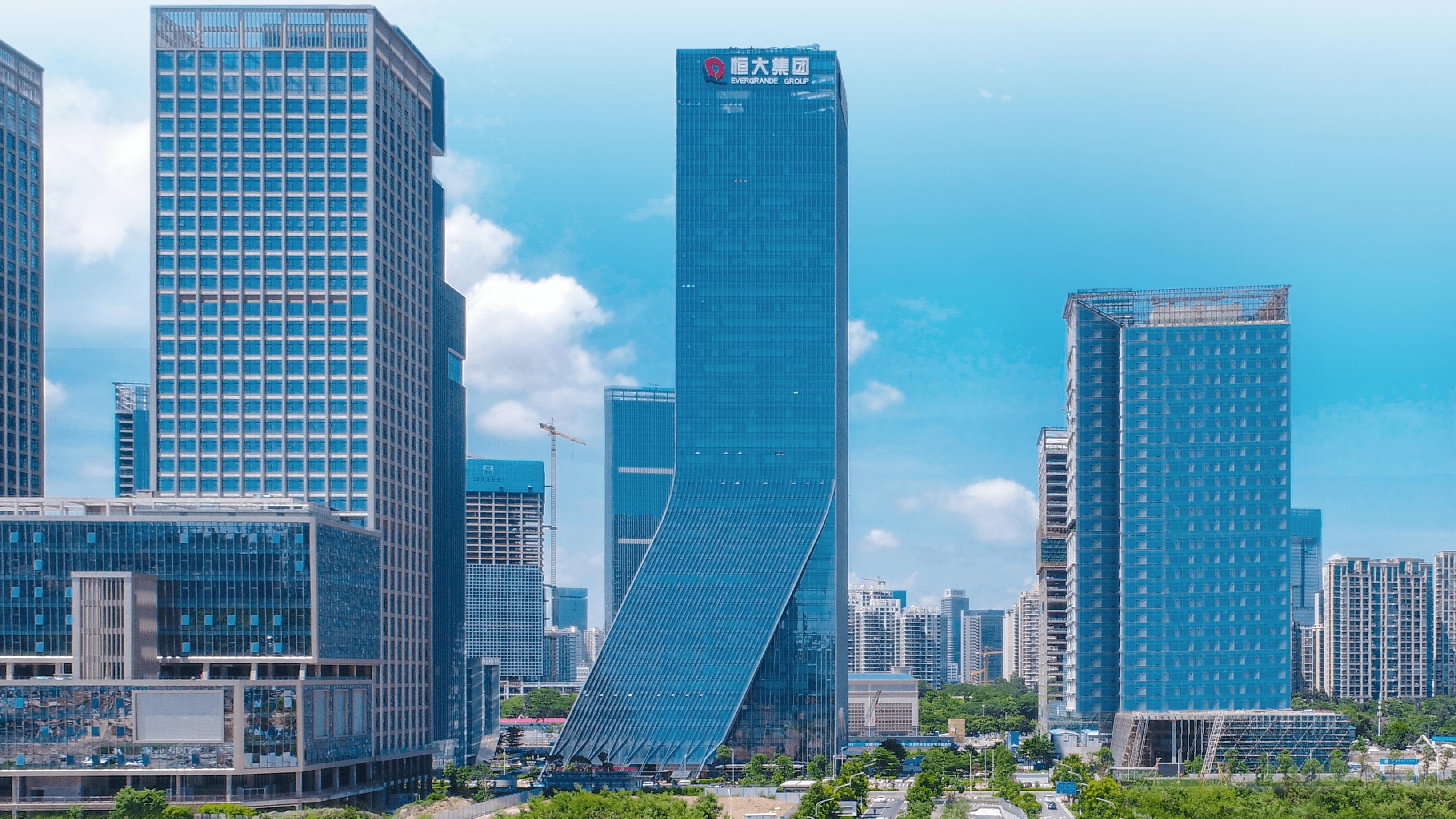 许家印又亏8000亿丝毫不慌,负债两万亿的许家印还能翻身吗