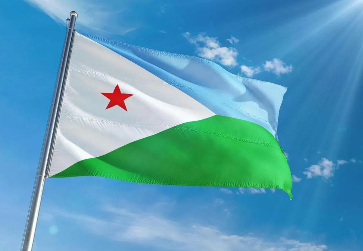 美国100年没救成的非洲小国，被中国用3年救回后，奉上大礼作回报