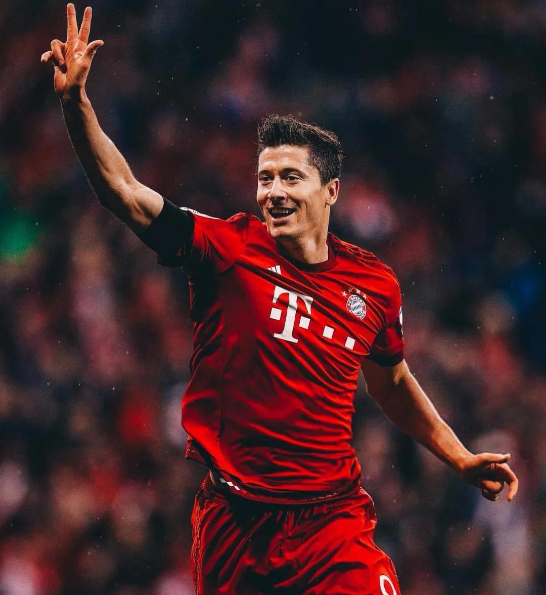 足坛十大帽子戏法最多的球员,足球历史上帽子戏法最多的球员