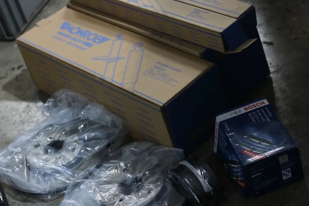 2010款比亚迪f0翻新案例,比亚迪f0全车翻新喷漆多少钱