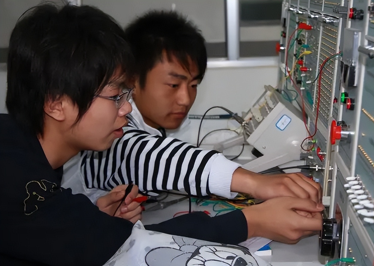 2023专科就业率排行榜一览表,2023男生理科最好就业的十大专业