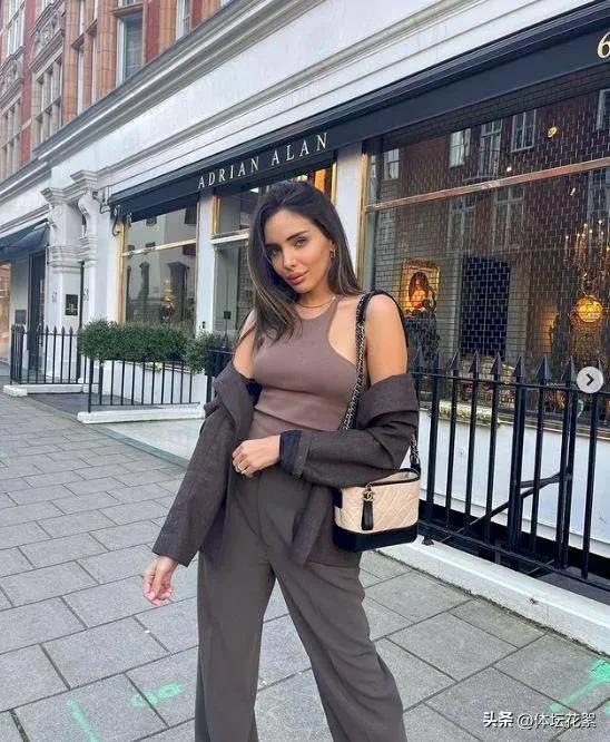 曼城大将京多安妻子蜜月照片,京多安老婆莎拉写真