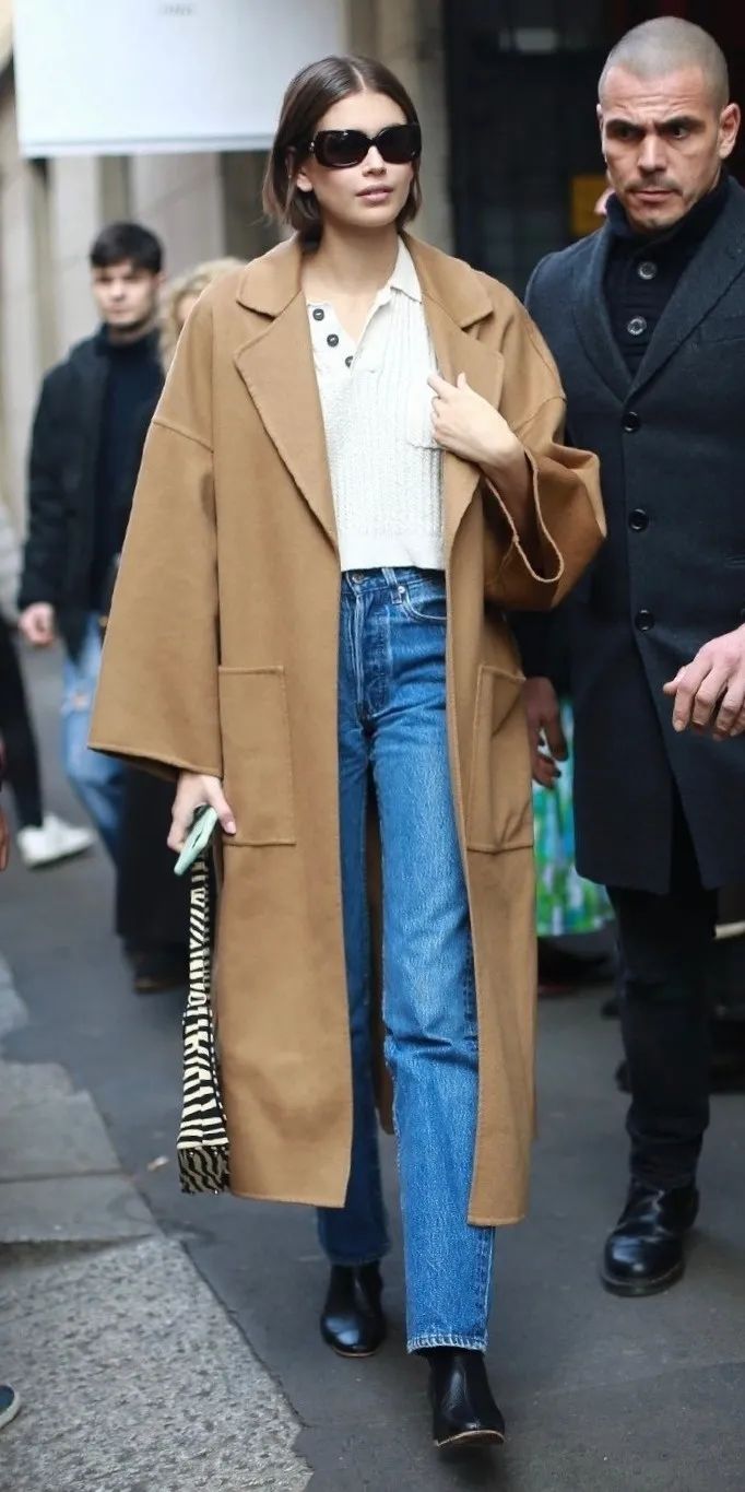 安吉丽娜朱莉大衣,安吉丽娜朱莉的冬季大衣街拍