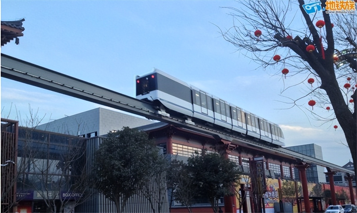 历经十年建、停、拆风波！投资近3亿的旅游单轨终于投运