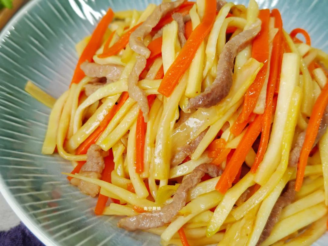 茭白除了和肉以外还和什么炒好吃,茭白炒五花肉茭白需不需要烫一下