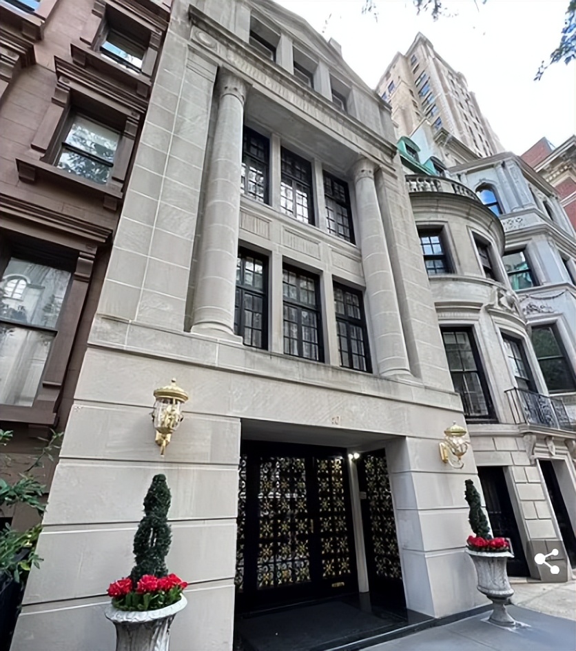 特朗普前妻突然暴毙身亡，她一生离婚4次，为拿绿卡“假”结婚