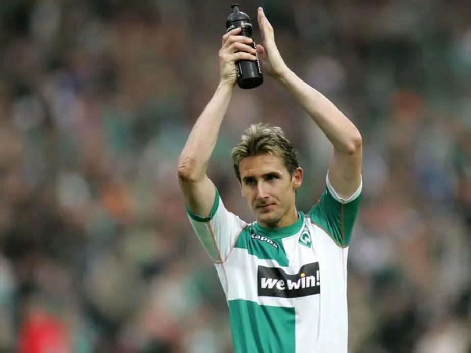 天下足球亨利经典文案完整版,天下足球十大煽情文案视频