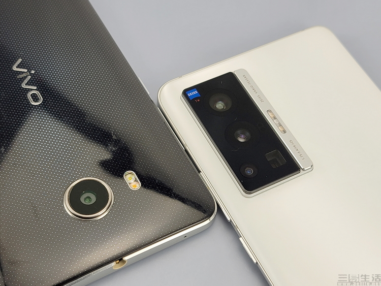 我们测了6台五年前的手机，发现了一些规律