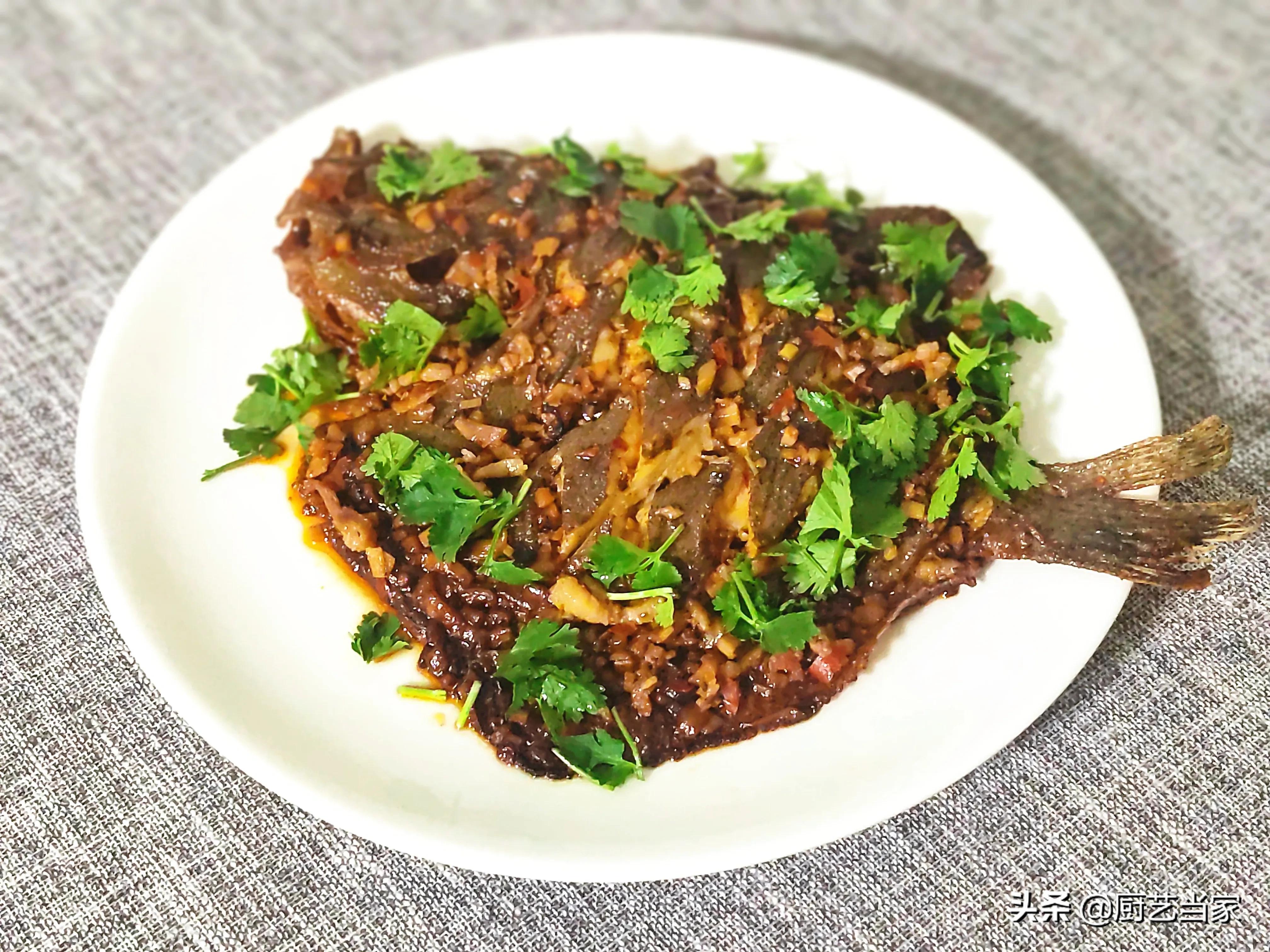 剞花刀教学,清蒸鱼改花刀技法简单