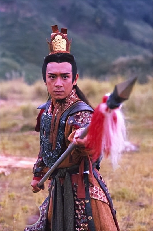 过气老戏骨窘况:农村走穴、直播捞金、情史混乱,晚节还值钱吗?