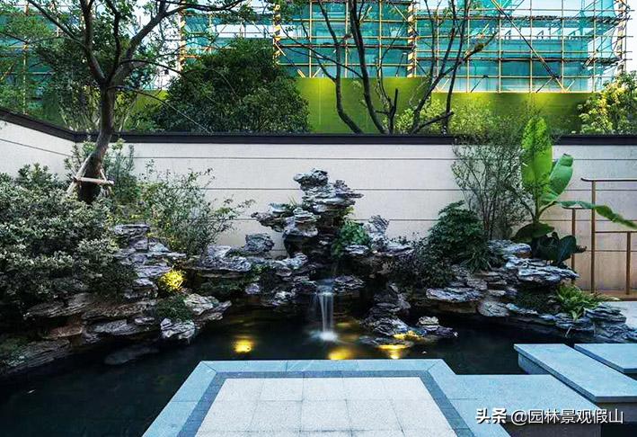 庭院鱼池哪种水质养锦鲤最佳,锦鲤鱼池水质碱高