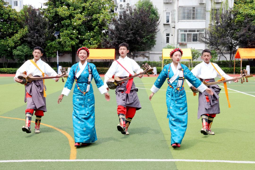 在绿茵场上肆意奔跑,在绿茵场上驰骋