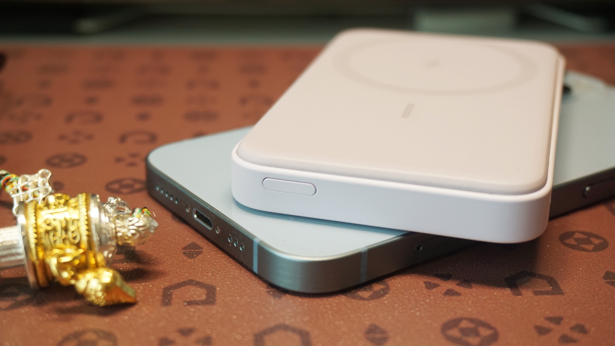 苹果充电宝magsafe平替,怎么给苹果magsafe磁吸充电宝充电