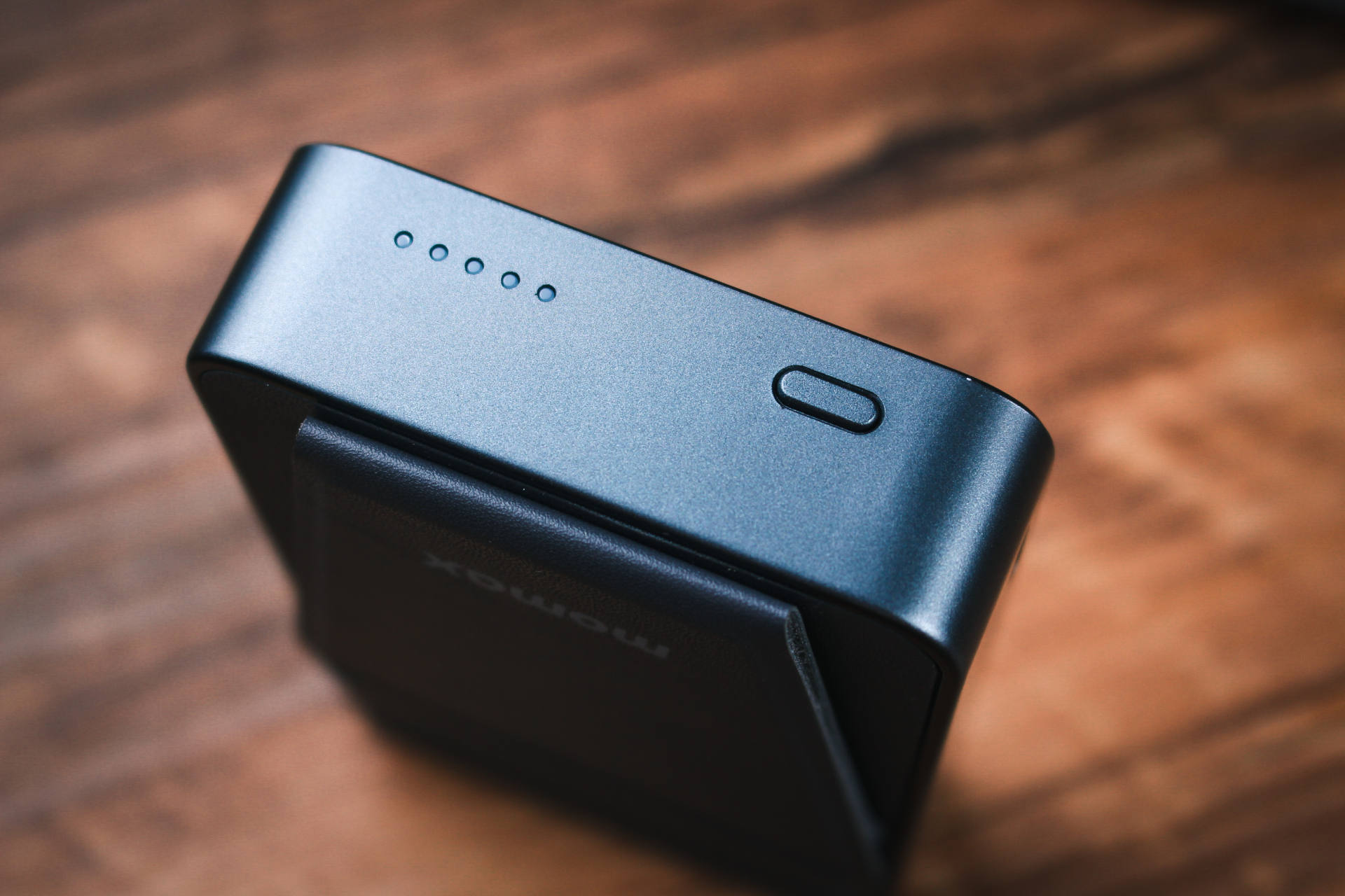 momax摩米士magsafe磁吸充电宝怎么样,苹果magsafe磁吸充电器实测