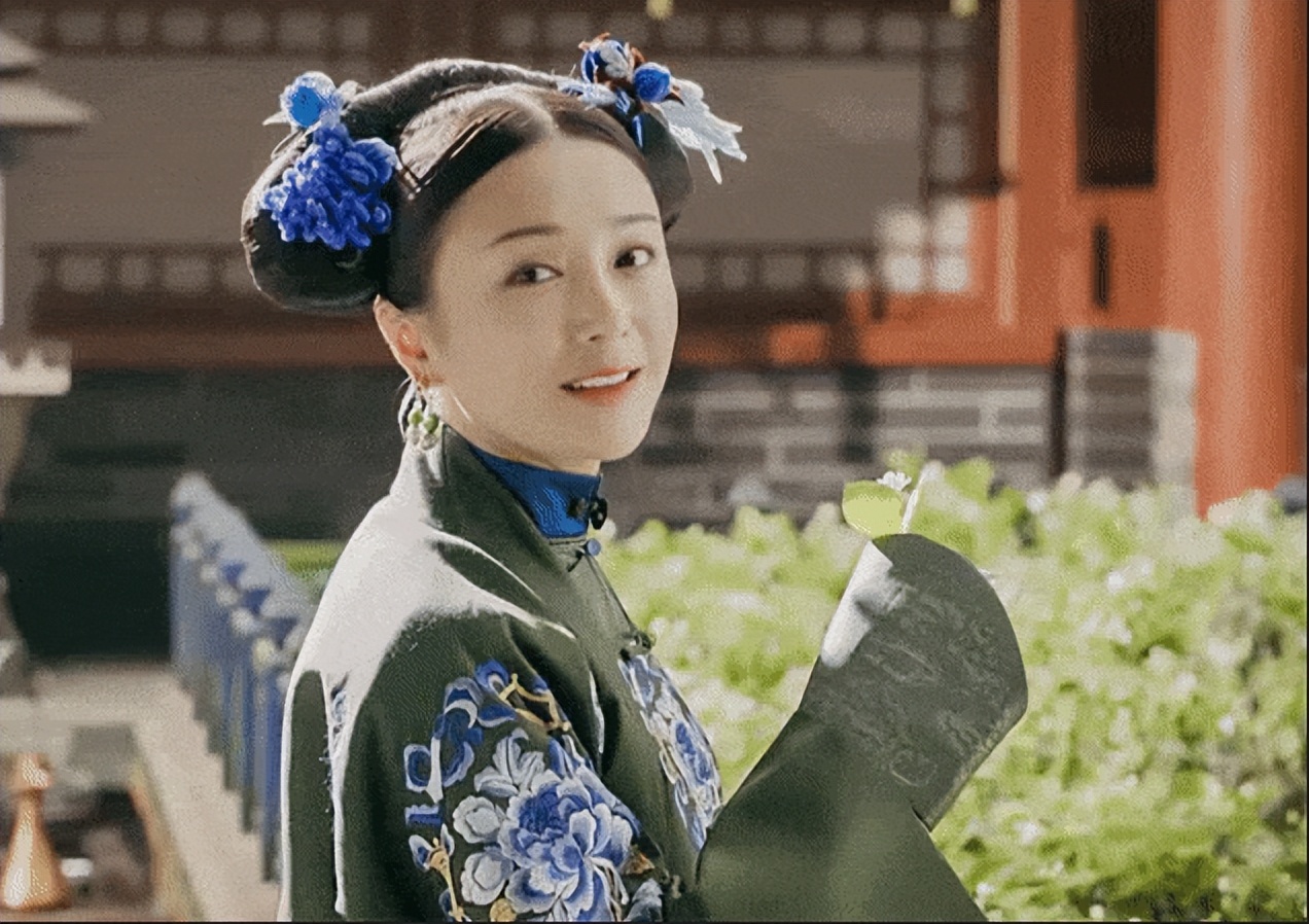 周迅青春靓丽蔡少芬人老珠黄,给皇后