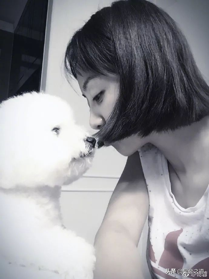 “天才少女”16岁上大学，演戏25年不爱名利