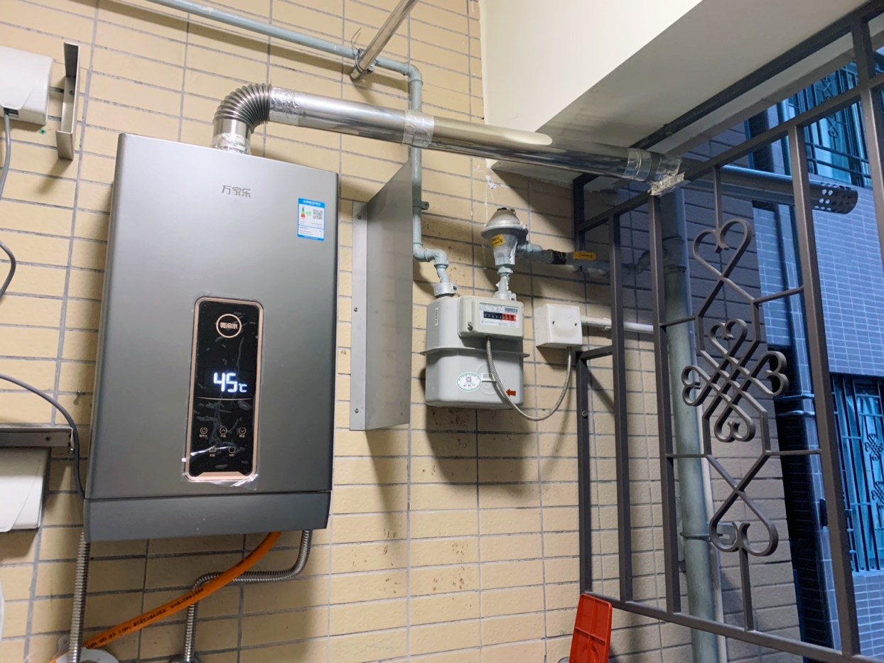 即热式热水器一用就没电也不跳闸,即热式电热水器实用靠谱吗