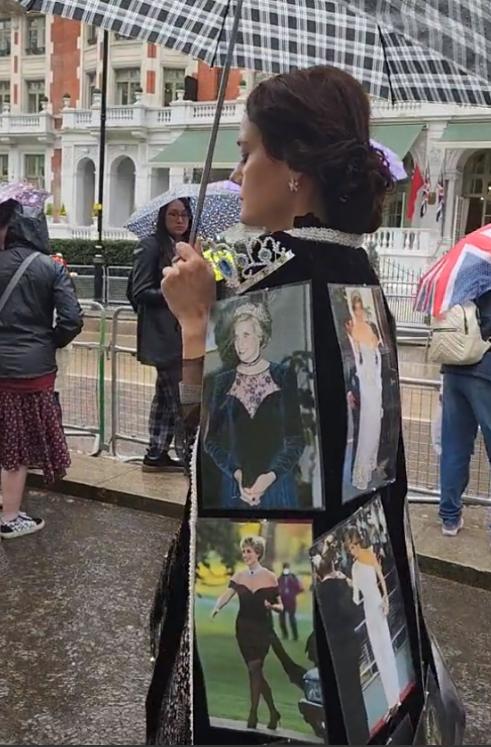 这一次的加冕礼，让“小三上位”的卡米拉，成了全世界的笑话