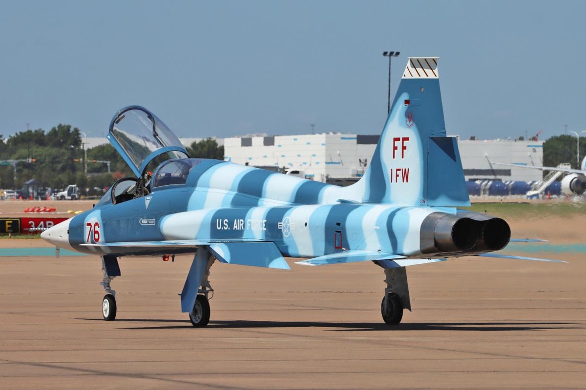 美机抵近侦察东海防空识别区,美舰机抵近侦察解放军福建演习