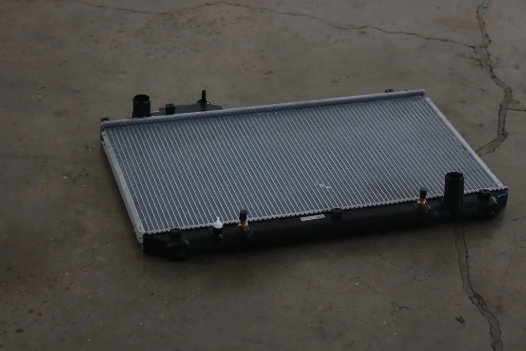 大哥12万买2005年售价100万的凌志LS430，含泪又花10万翻新才能开