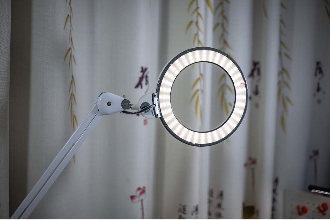 花2000块钱买灯贵吗,花2500买个灯是不是交了智商税