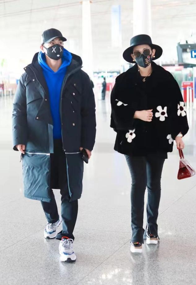 璧垫枃鍗撹韩绌胯繍鍔ㄨ韬墜鐭仴,璧垫枃鍗撶┛瑗胯鍑哄満