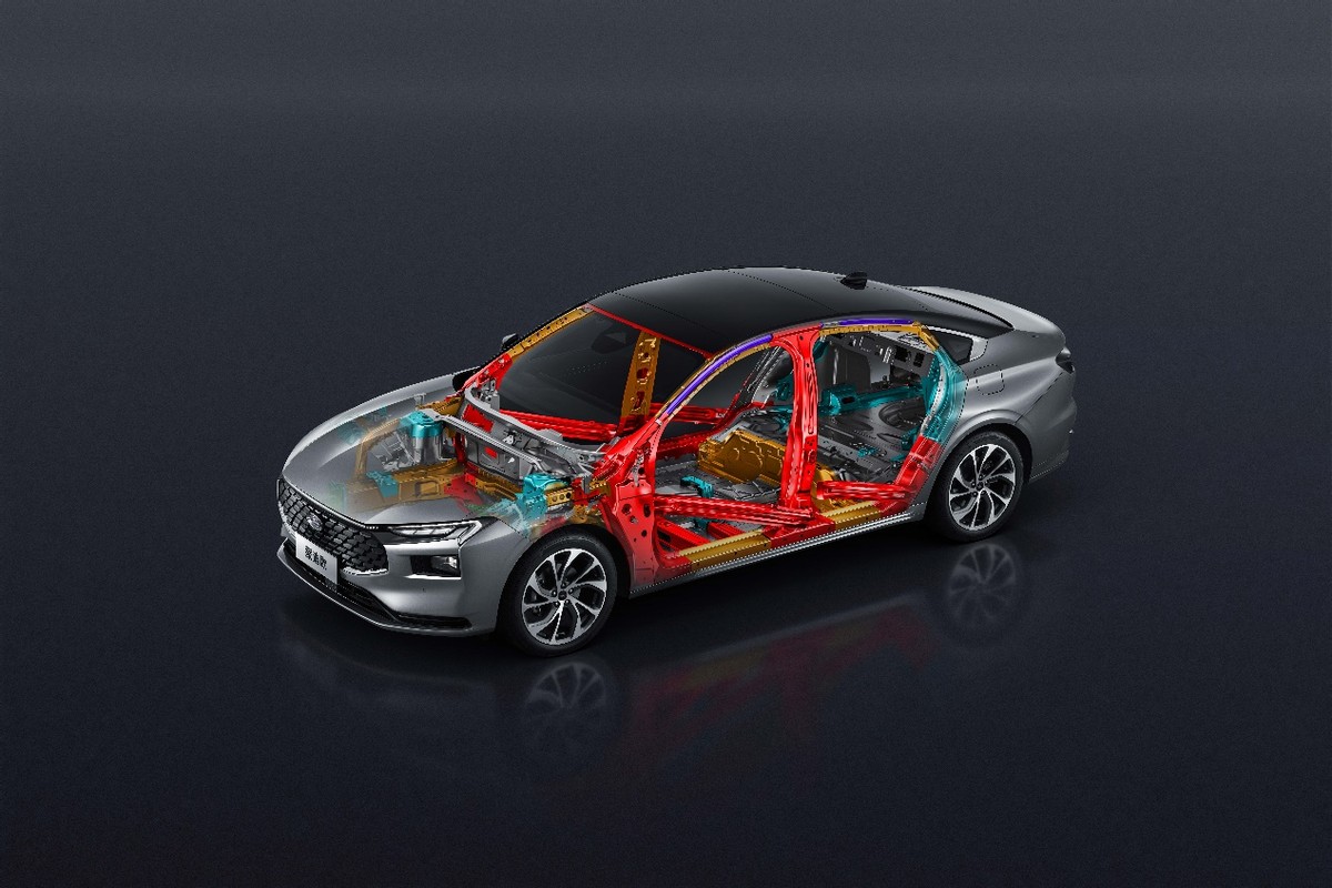 蒙迪欧1.5和迈腾2.0有多大区别,迈腾200万纪念版对比蒙迪欧至尊版