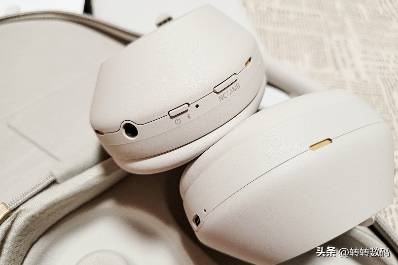 索尼耳机wf1000xm5续航,双旗舰降噪耳机评测