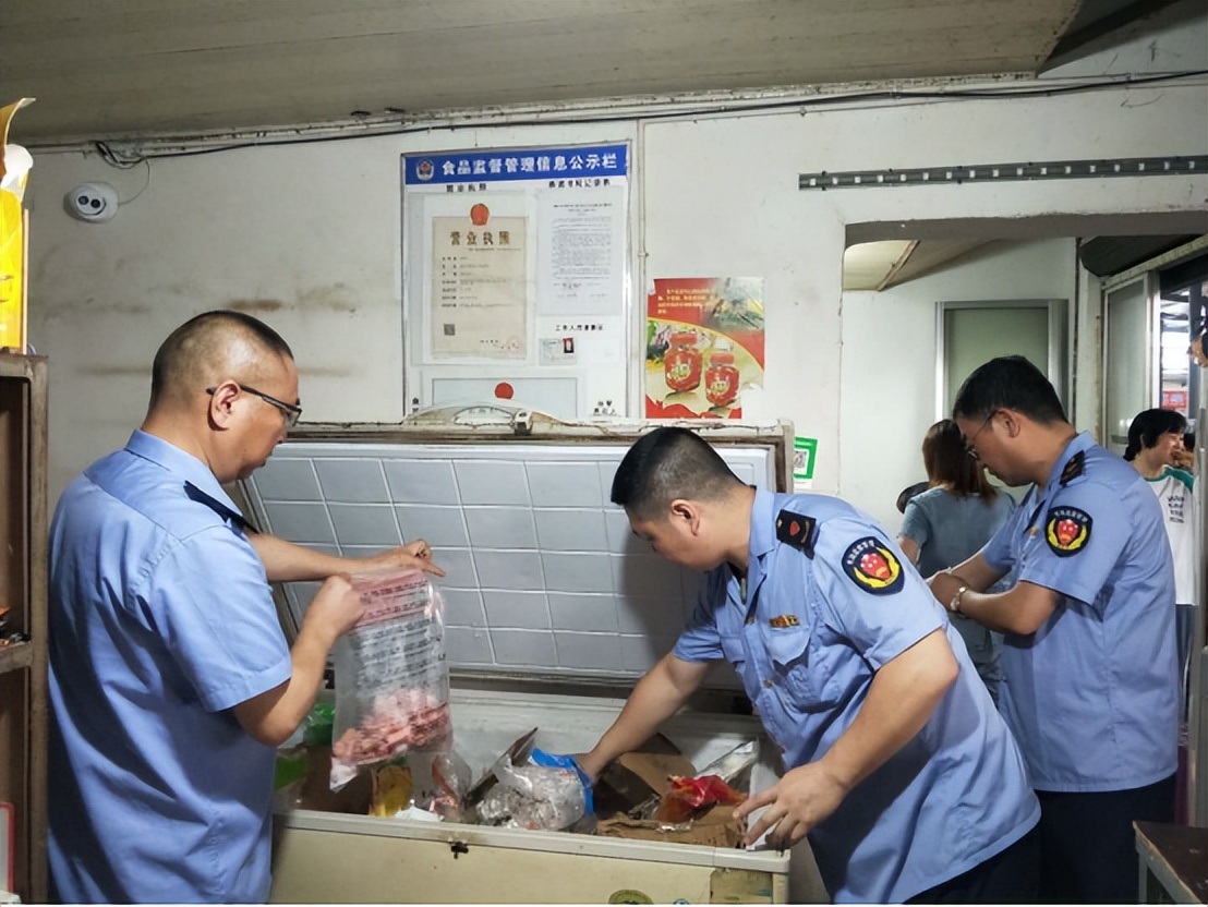 卖油条一分没赚还被罚款5万块,油条卖了半年被罚14万