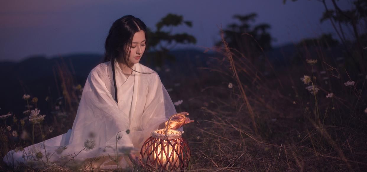 二十四句赞美女子的绝美古诗词,那些夸女孩子漂亮的绝美诗词