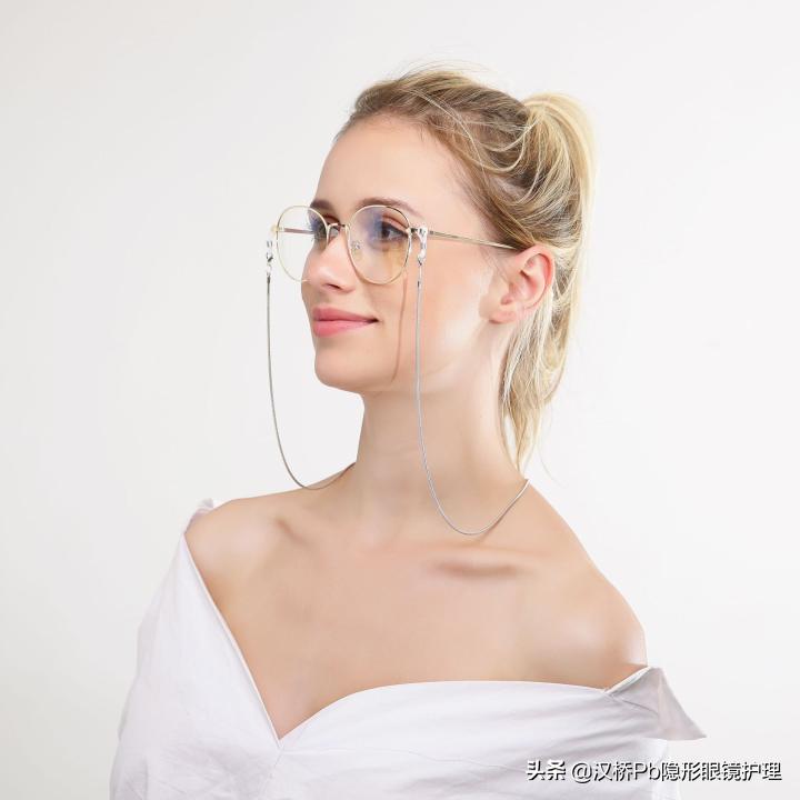 眼镜爱下滑怎么办用最简单的方法,眼镜老从鼻梁上往下滑该怎么办
