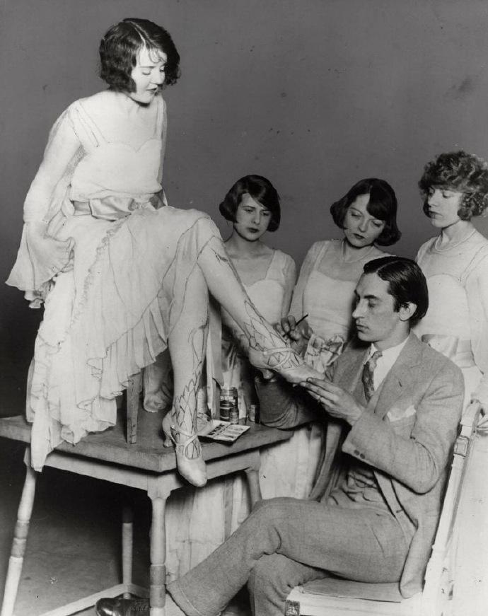 德军屠杀犹太女人的真实影像,纳粹集中营屠杀女性暴行案