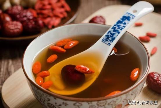 春季气候干燥要常喝这碗汤滋阴,冬季天天吃什么气色好