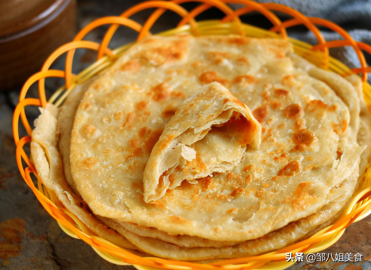 烙饼怎么烙才不发硬,做烙饼怎么才不会粘锅