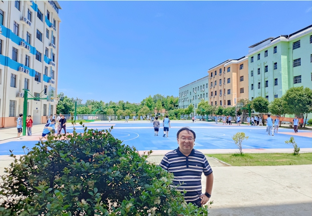 黄冈蕲春兴华中学,湖北省黄冈市蕲春县兴华中学