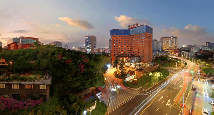 赏城中美景，品厦门味道。城市中心C位酒店，毗邻植物园、中山路