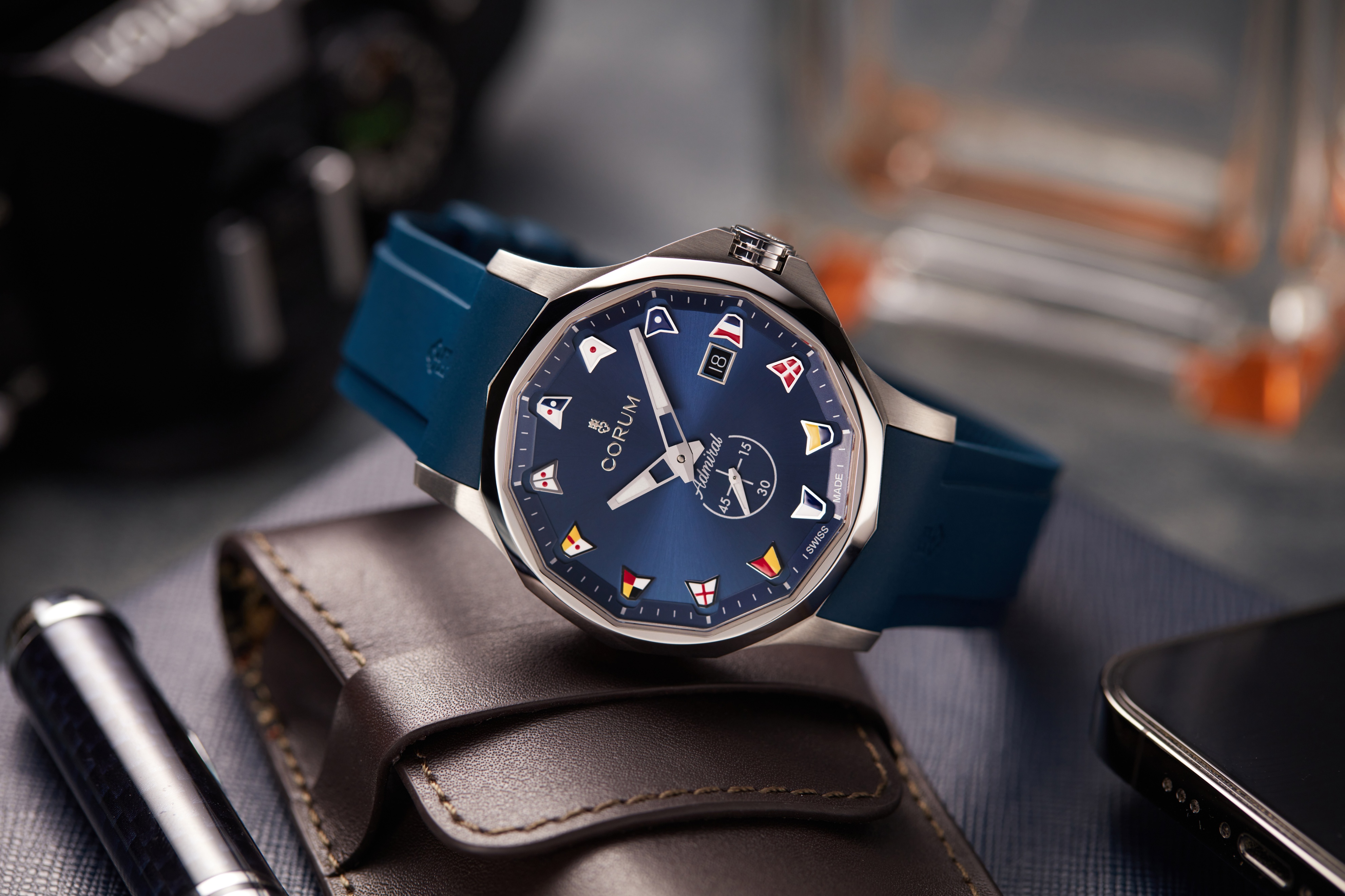 长假盼海?CORUM昆仑表打造“迷你海滩”