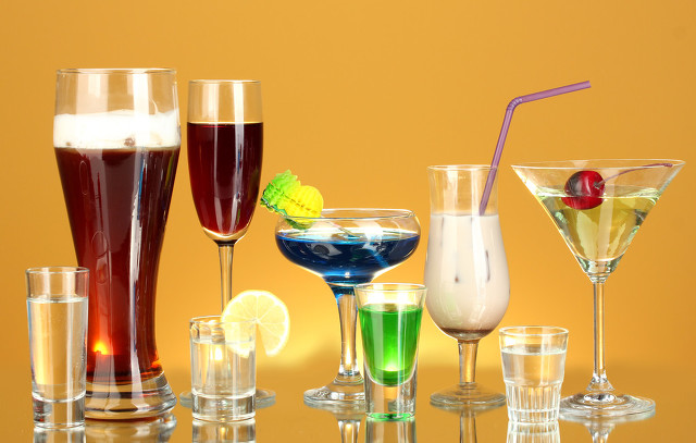 女子服头孢后吃半块面包呼吸困难,女子服用头孢后吃桃李面包