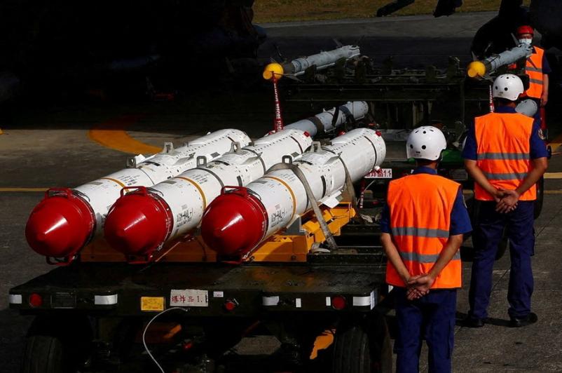 台向美买400枚鱼叉反舰弹，解放军需先发制人，一旦动手先打雷达