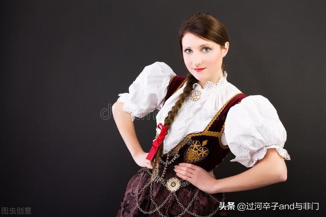 让俄罗斯心烦意乱的两首*歌国**：波兰不会亡、乌克兰永远在