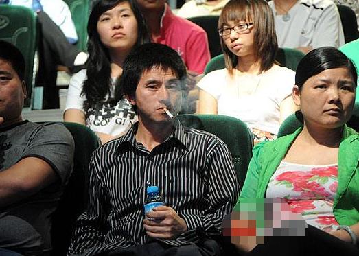 47岁犀利哥现状,当年风靡一时的犀利哥相片